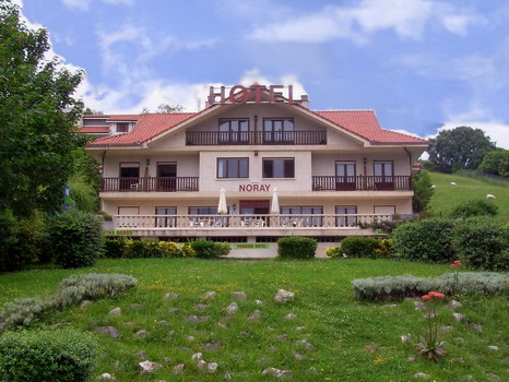 Hotel Noray en el puerto pesquero de San Vicente de la Barquera Cantabria