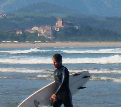 Foto de Mari:Surfero en Peas negras